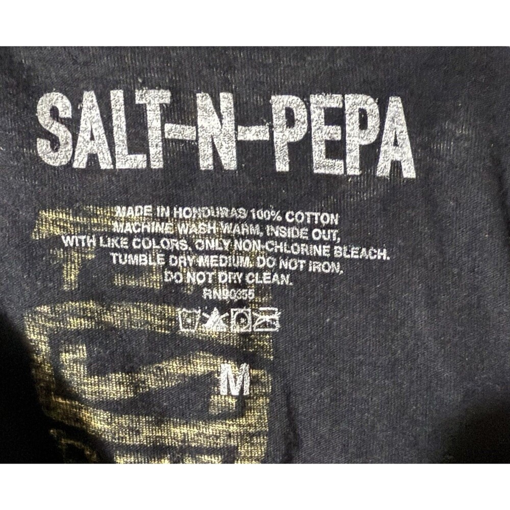 Salt n Pepa The Mixtape Tour 2022 Concert Shirt Size Medium M 2 Sided Dates - Picture 3 of 5